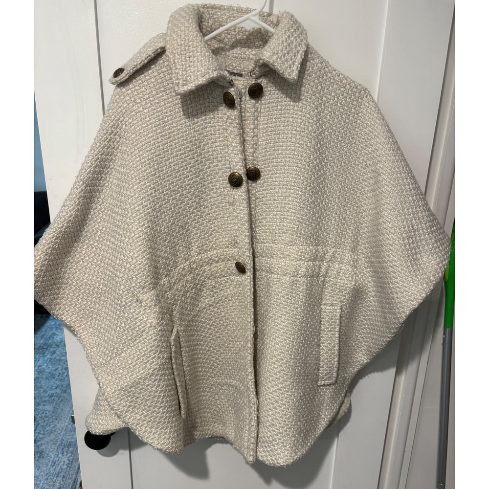 Roz & Ali Cream Boucle Knit Cape Coat Large Metallic Crest Button Epaulettes